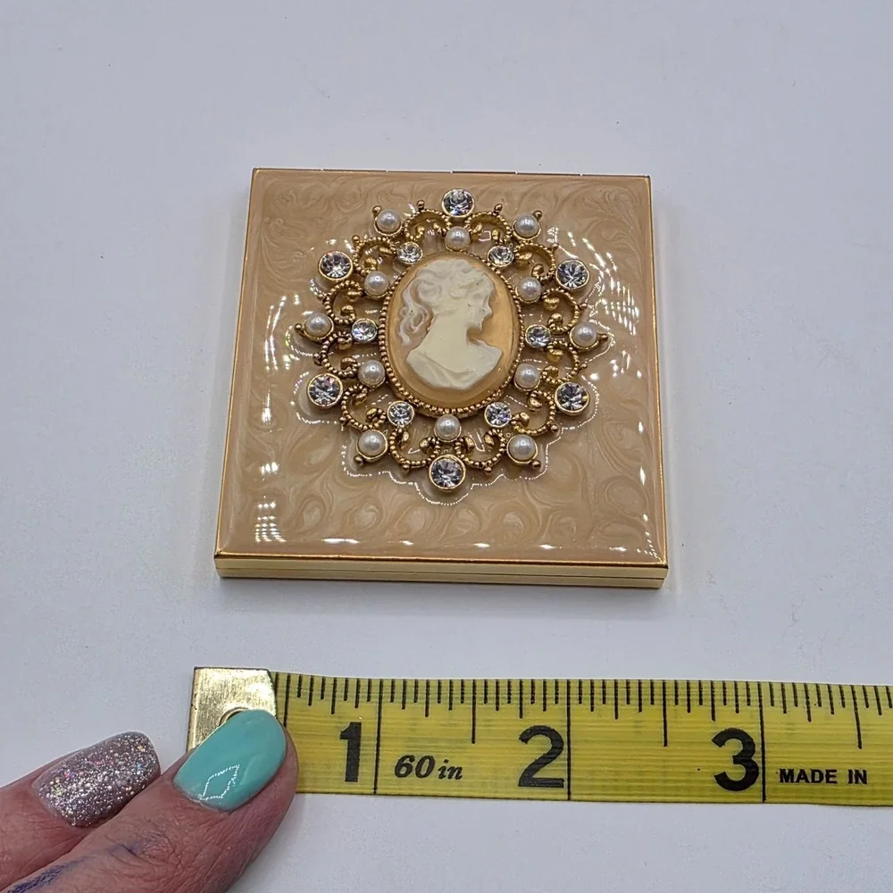 Vintage Cameo Compact Mirror Rhinestone‎ Pearl Gold Trim Lighted Makeup Ornate